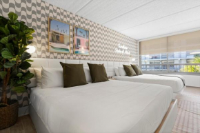 Studio Apartment with Spacious King & Queen Bed, Pet-Friendly, 8 Min from Disney, Pool and Parking
